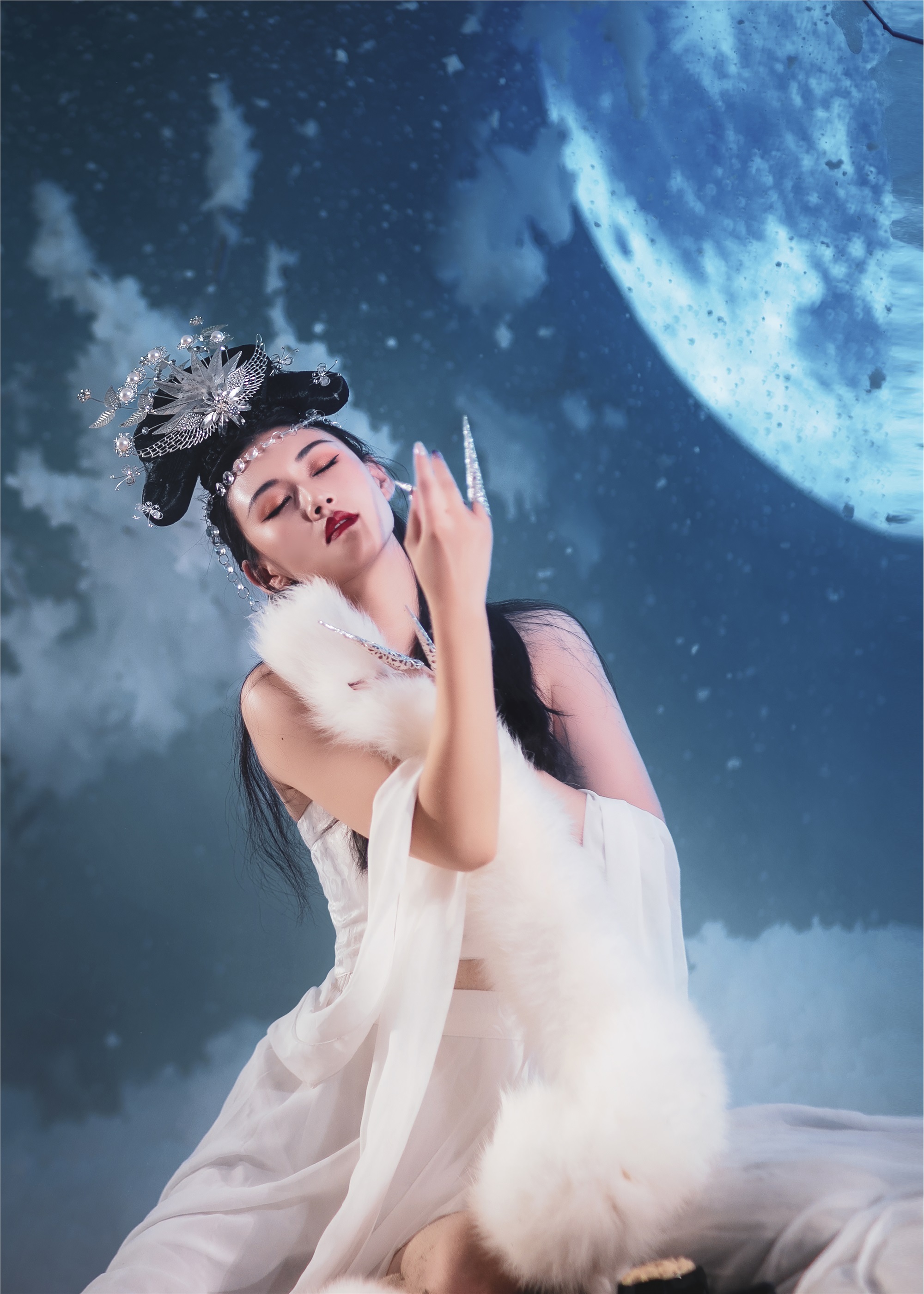 YITUYU 艺图语 2021.07.21 九尾白狐 刺猬&惠子